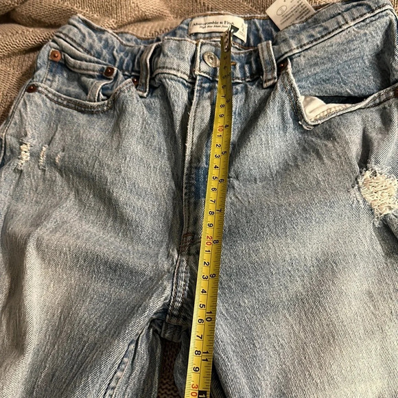 Abercrombie High Rise Mom Jean - Picture 7 of 9